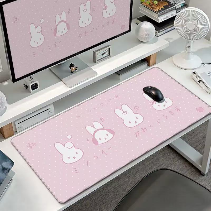 かわいいミッフィーうさぎの大型マウスパッド、カワイイバニーヘ - Gaming Accessories Table のレビューと価格